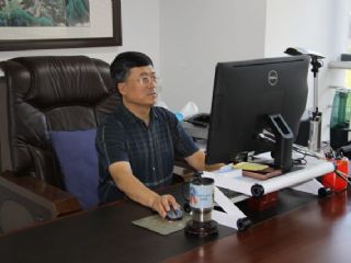 法國(guó)嘉賓慕名來(lái)訪(fǎng)，康斯特以誠(chéng)相待